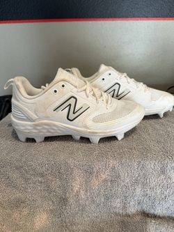 New Balance Fresh Foam Velo V3 Molded Cleats - Size 8