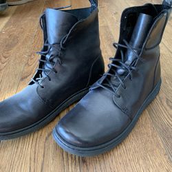 Doc Marten women’s lace-up boots Size 10