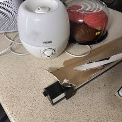Vicks Humidifier 
