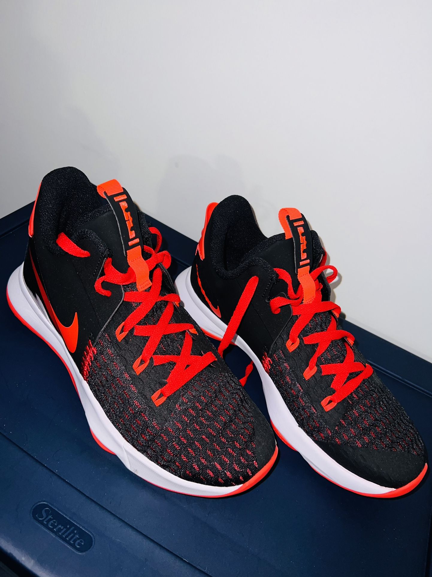 Nike basketball shoes Air Zoom