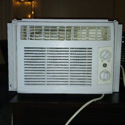 Window AC  Worth $170.00 Like New!