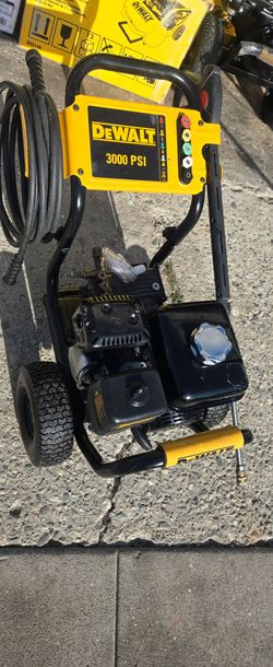 DeWalt 3000 PSI Gas Pressure Washer