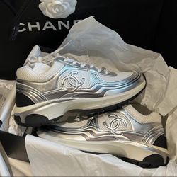 Silver CC Runners – Men’s Size 10 – Brand New