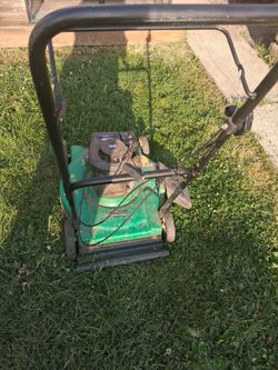 Brigs & stratton lawn mower