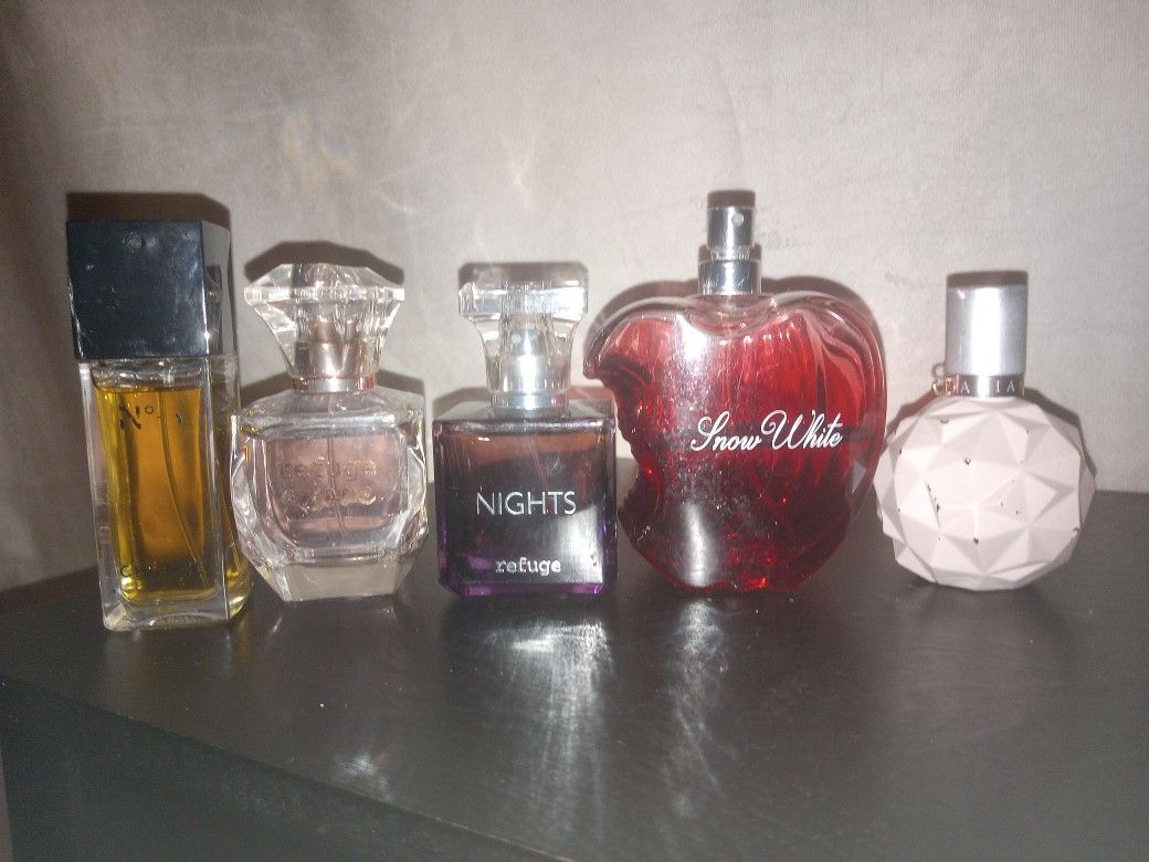 5 Original Amazing Smelling Perfumes. Chanel No.5, Ariana Grande
