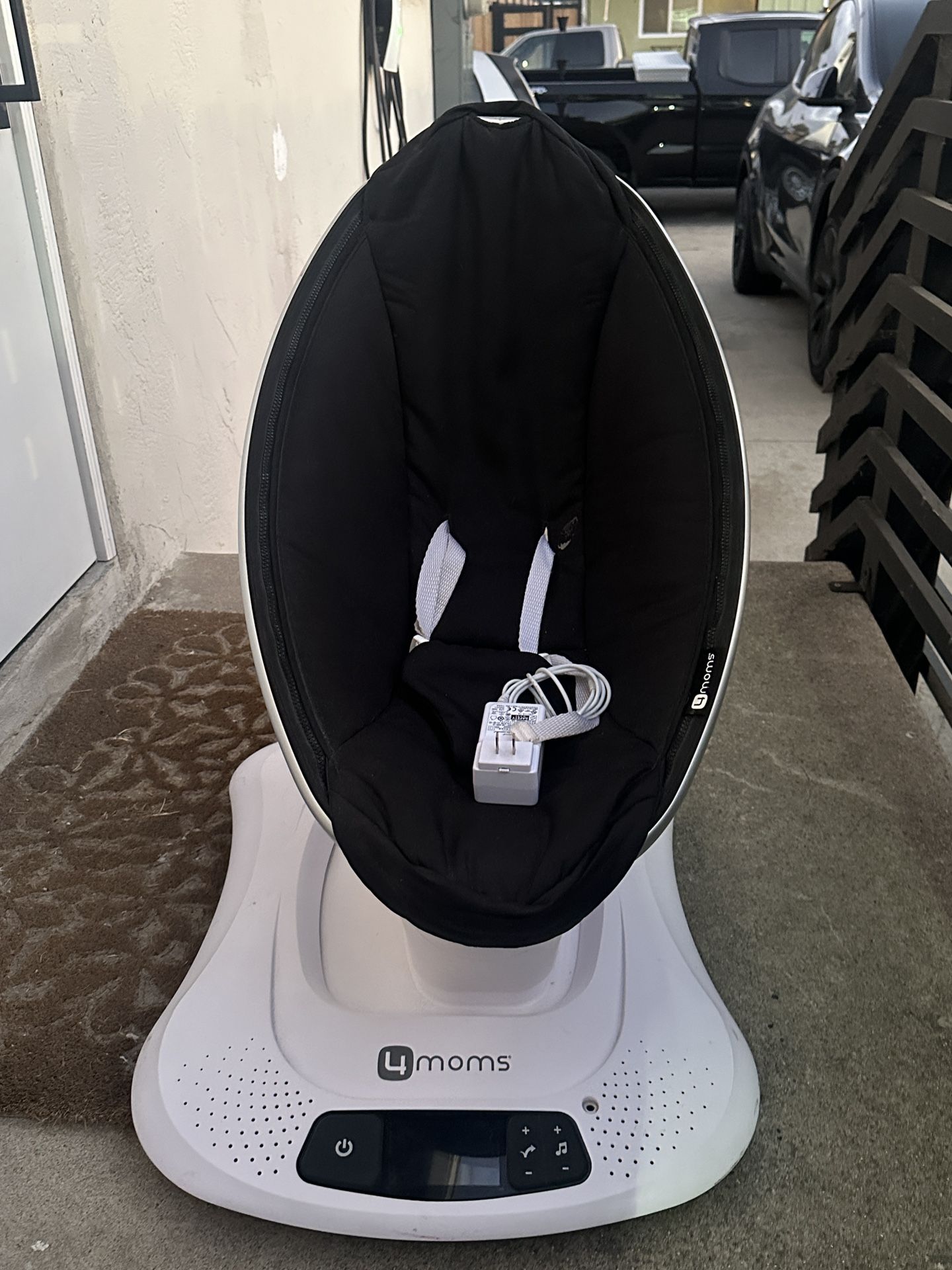 4moms Mamaroo Multi Motion Baby Swinger