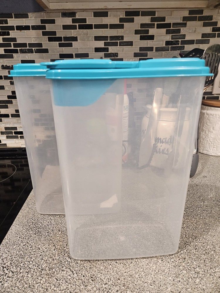 2 Storage Containers