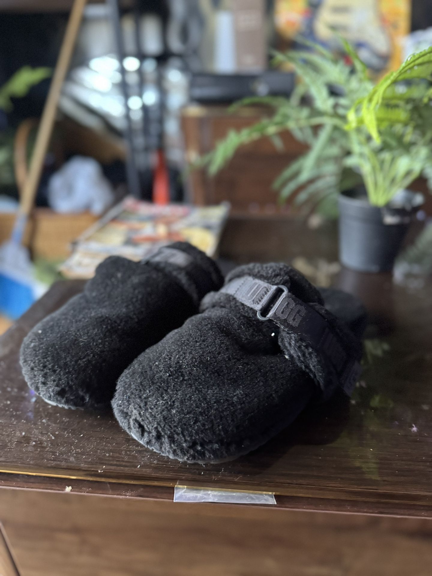 UGG Slippers Size 11 $40