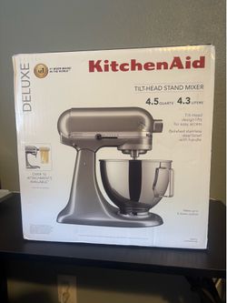 Brand new KitchenAid Mixer 4.5qt Deluxe