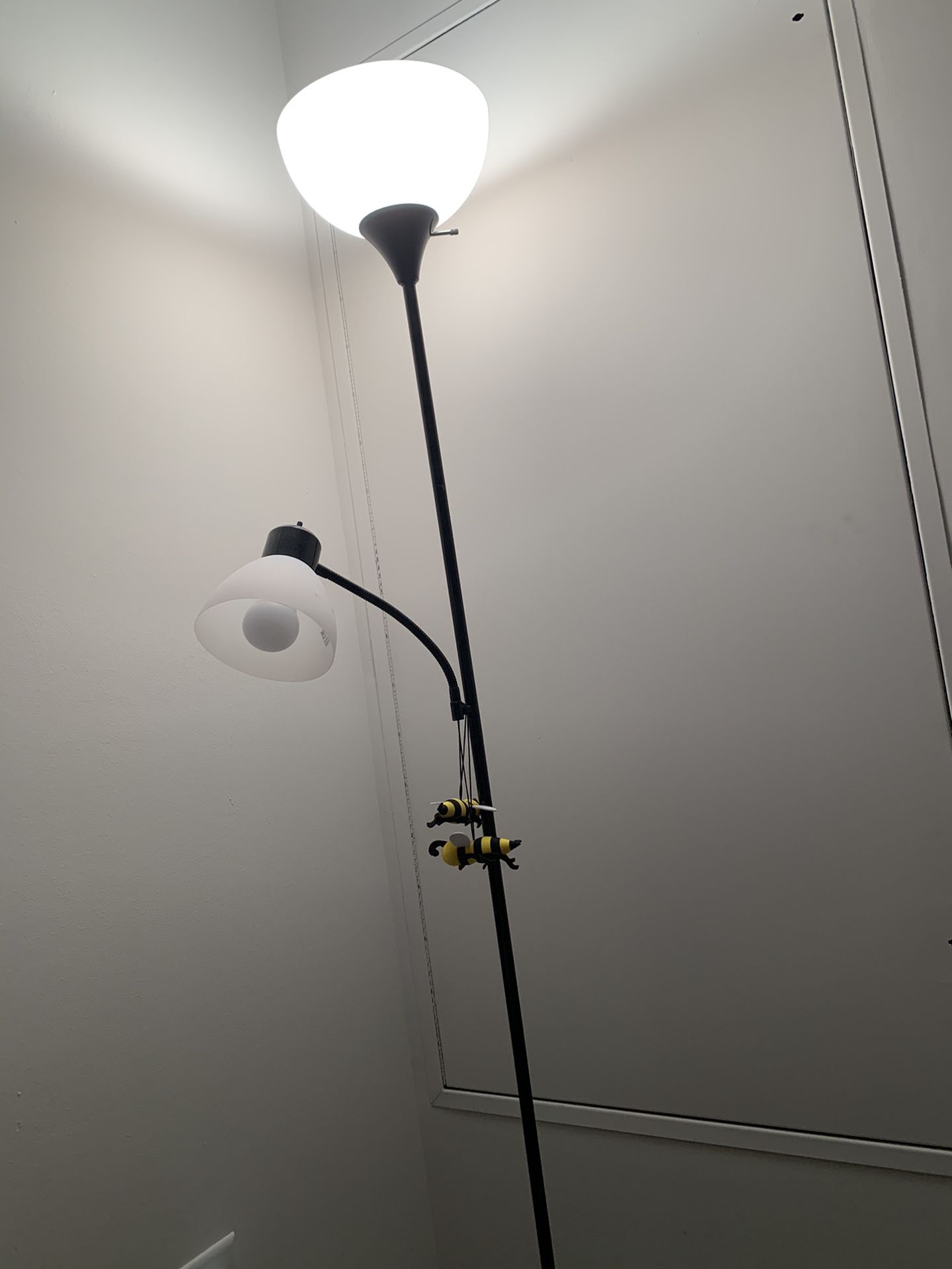 2 Floor lamps