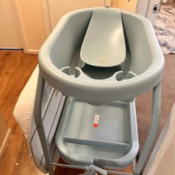 Baby Bath And Changing Table 2 In 1