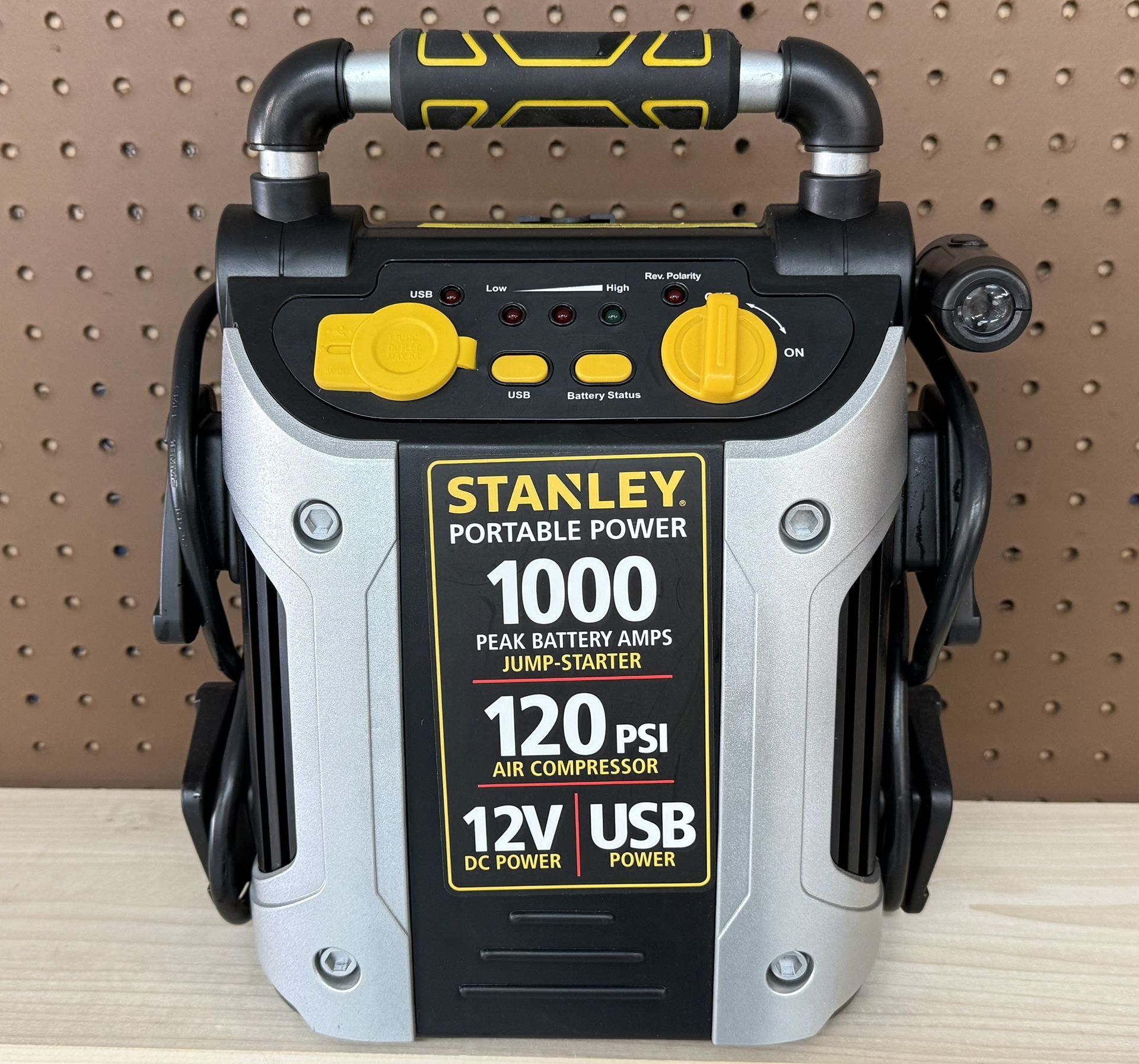 NEW! Stanley Portable Power Station Jump Starter 1000 Peak Amp Battery Booster
