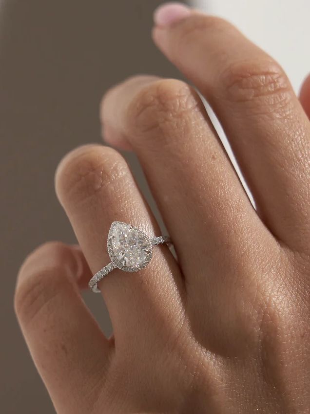 NEW! 2.5CTW Pear Cut Halo Crushed Ice, Moissanite Gemstone Engagement Ring, Please See Detailsđź©·