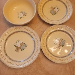 Dinnerware Set 