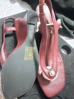 Wine wedges size 7  2.5 inch heel