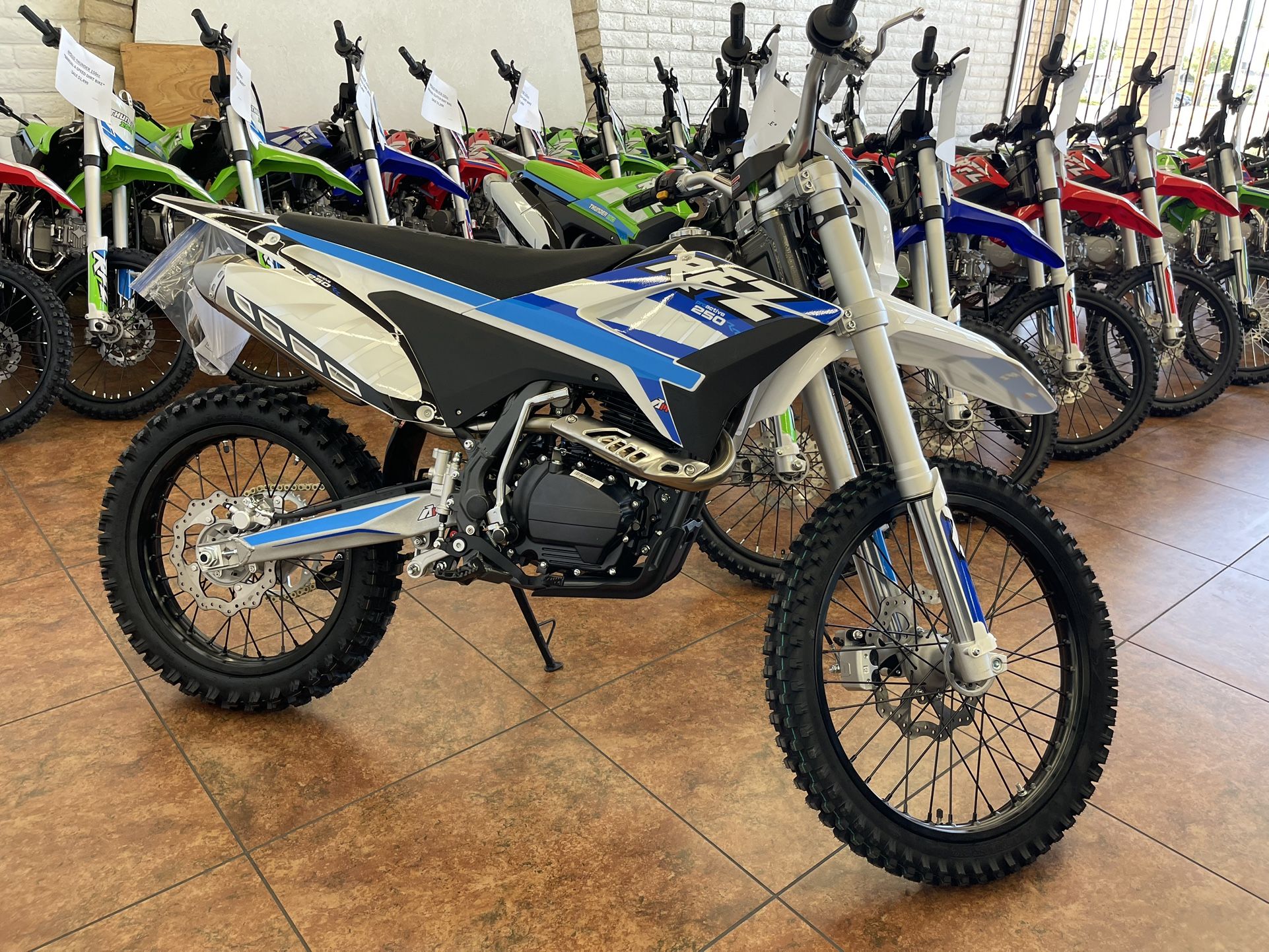 2025 Apollo Thunder 250 Deluxe