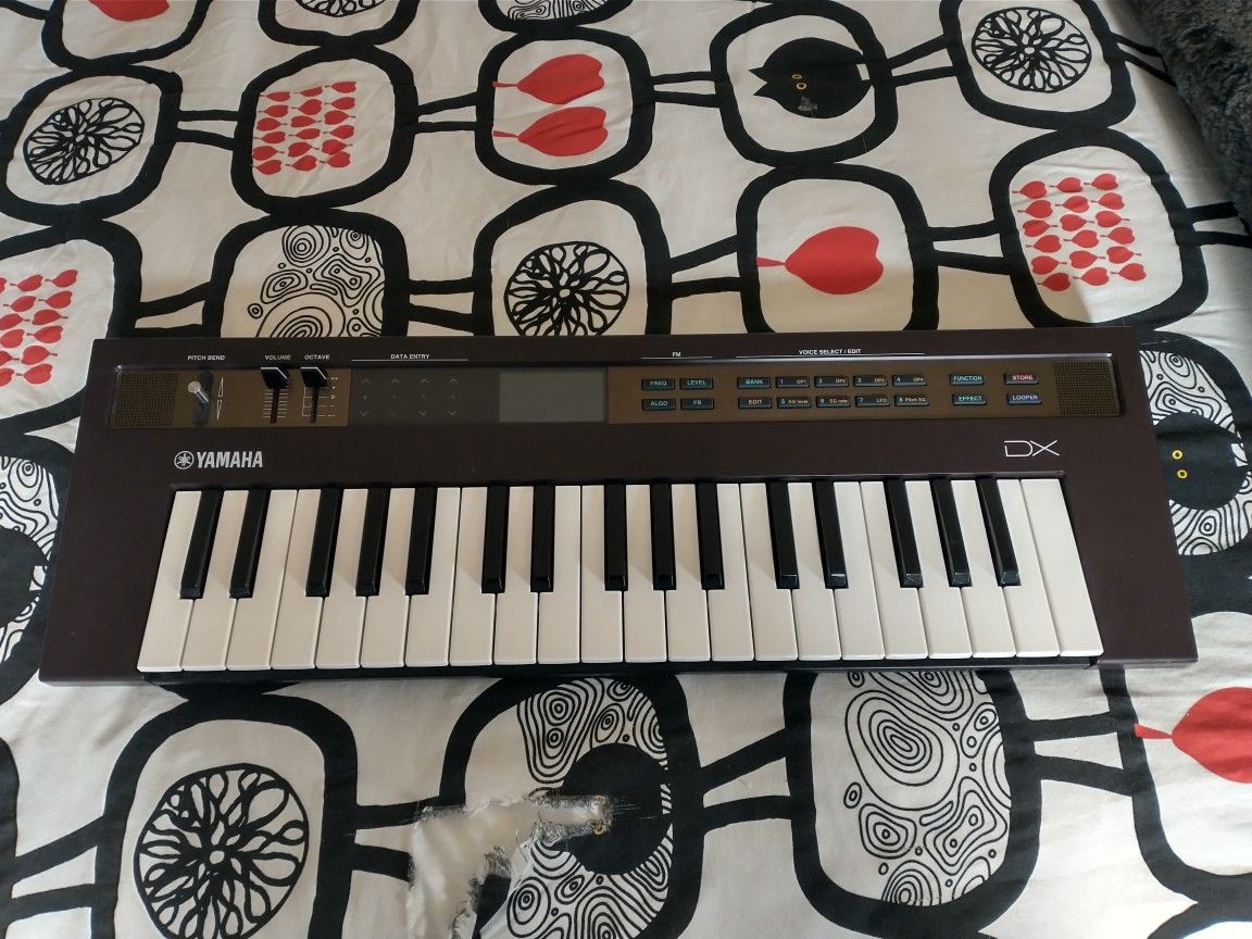 Yamaha Reface DX Synthesizer