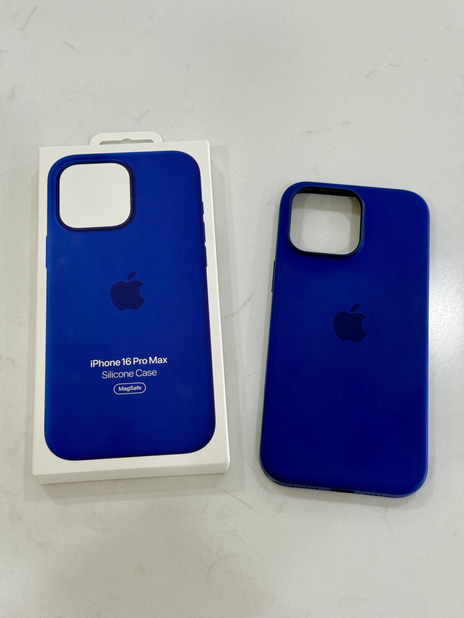 Apple iPhone 16 Pro Max Ultramarine Blue Silicone Case with MagSafe
