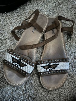 minnetonka sandals