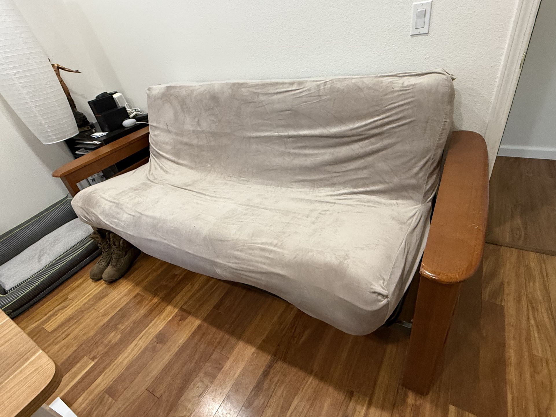Futon (Like new)