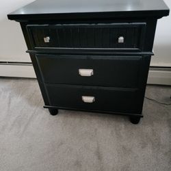 Night stand / Bedside Table