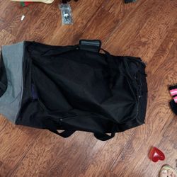 Duffle Bag With Wheels 