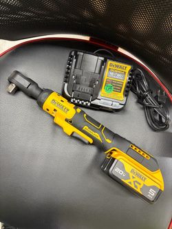 DeWalt 20V Brushless Cordless Ratchet with Battery and Charger