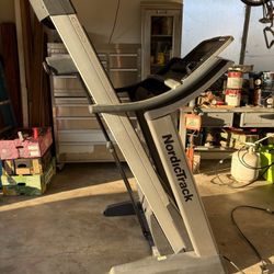 NordicTrack C 1500 Treadmill