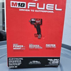 MILWAUKEE M18 FUEL MID TORQUE IMPACT WRENCH  1/2"