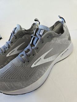 Brooks Levitate Women's Size 9 Shoes 