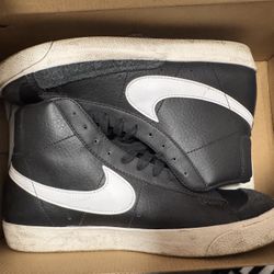 Nike Blazer ‘77 Mid  Size 8
