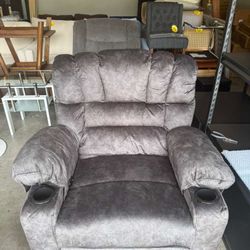 🔥 MASSAGE ROCKER RECLINER with Heat & Vibration – ONLY $130 💥