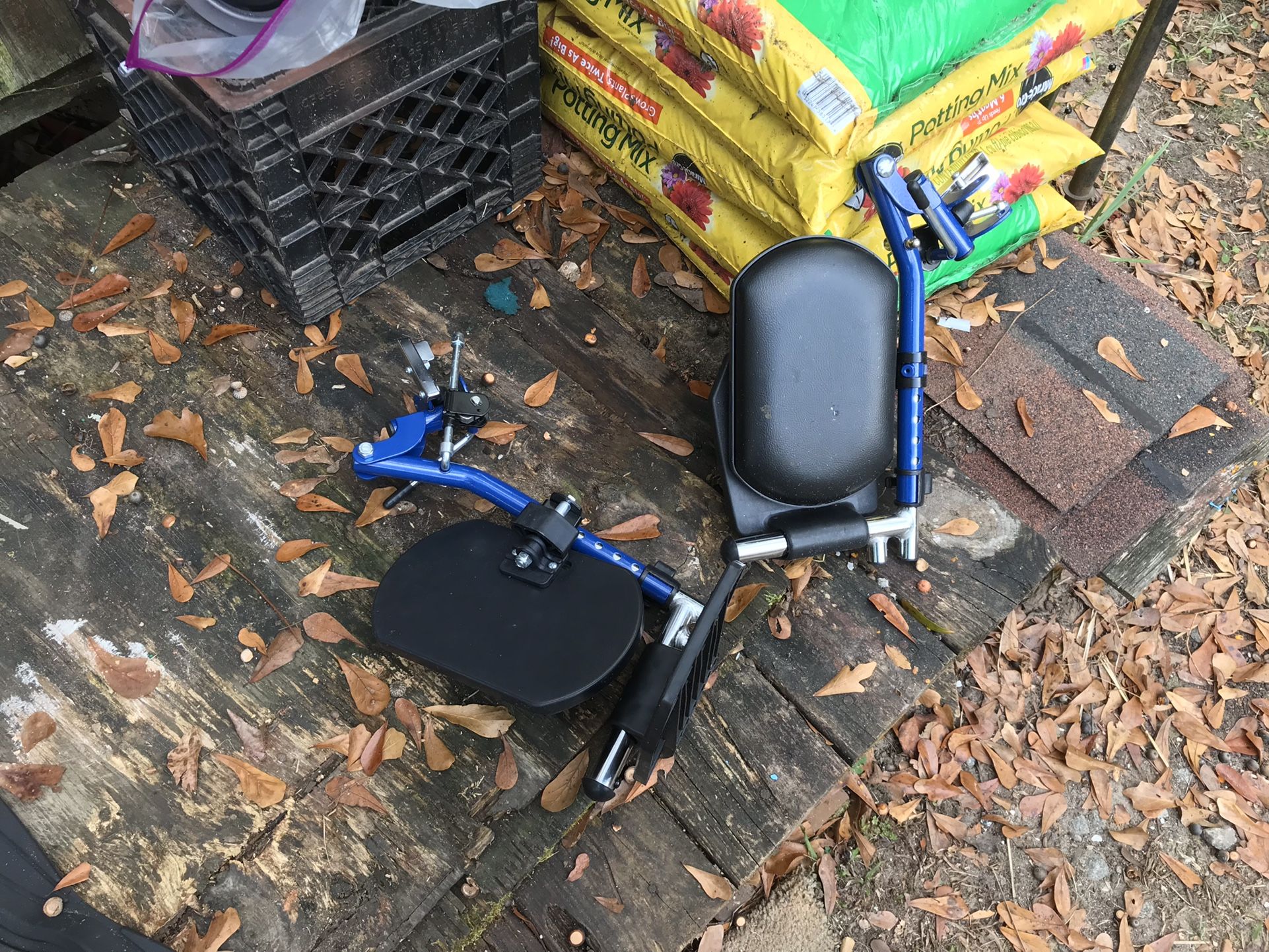 Wheelchair foot rest