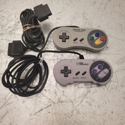 2 SNES Super Nintendo Controllers For PARTS AND REPAIR 
