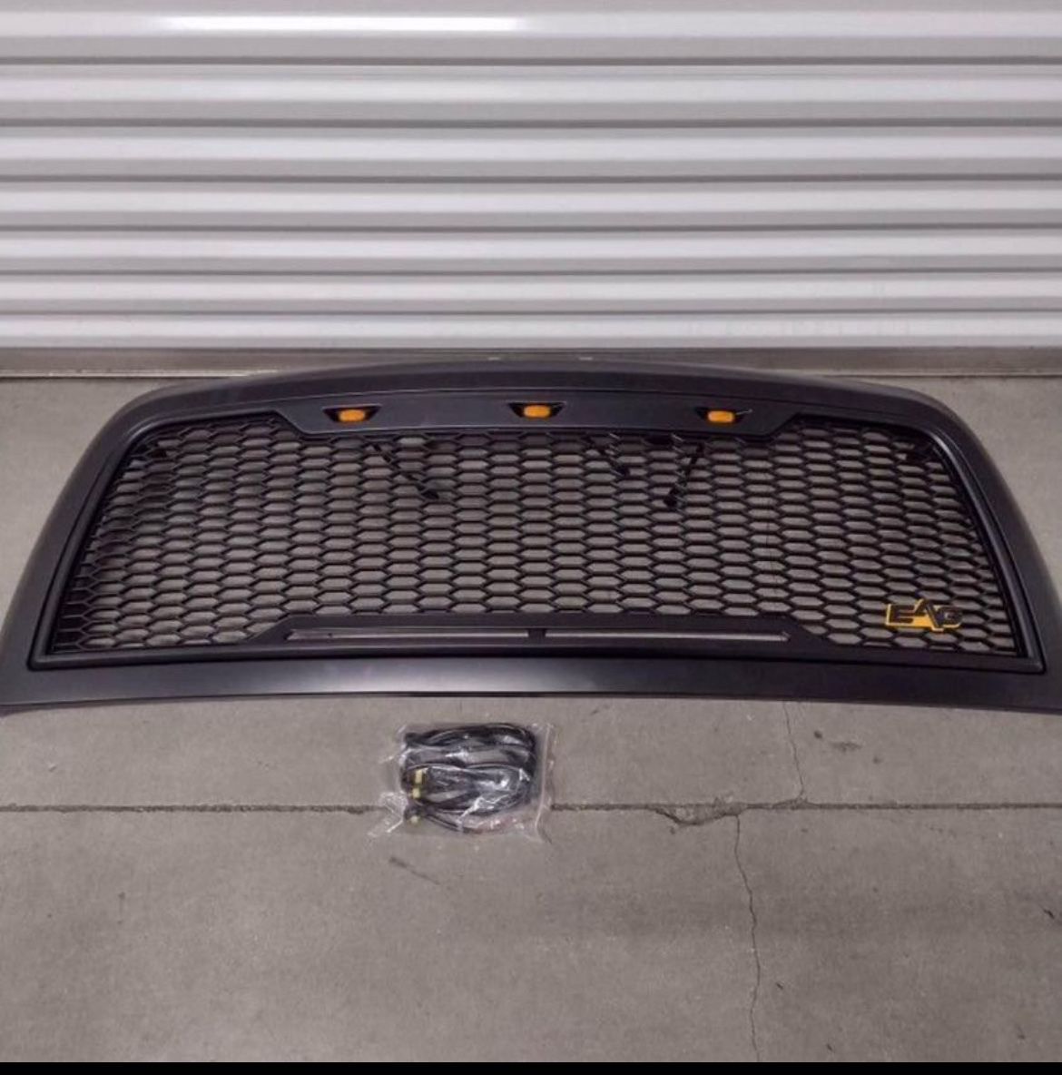10-12 dodge ram 2500/3500 mesh grille with amber led lights parrilla con luces