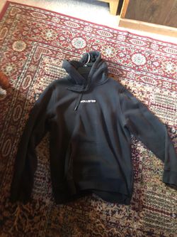 Men’s black hollister hoodie size medium