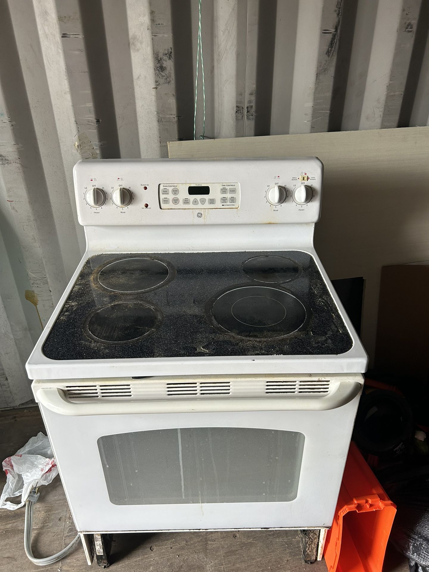 Used Electric GE Stove