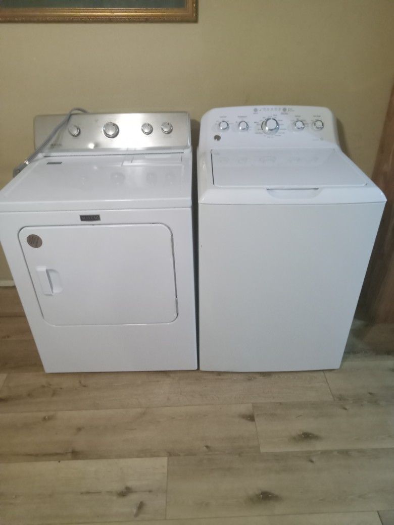 Nice washer and dryer set everything works good delivery available