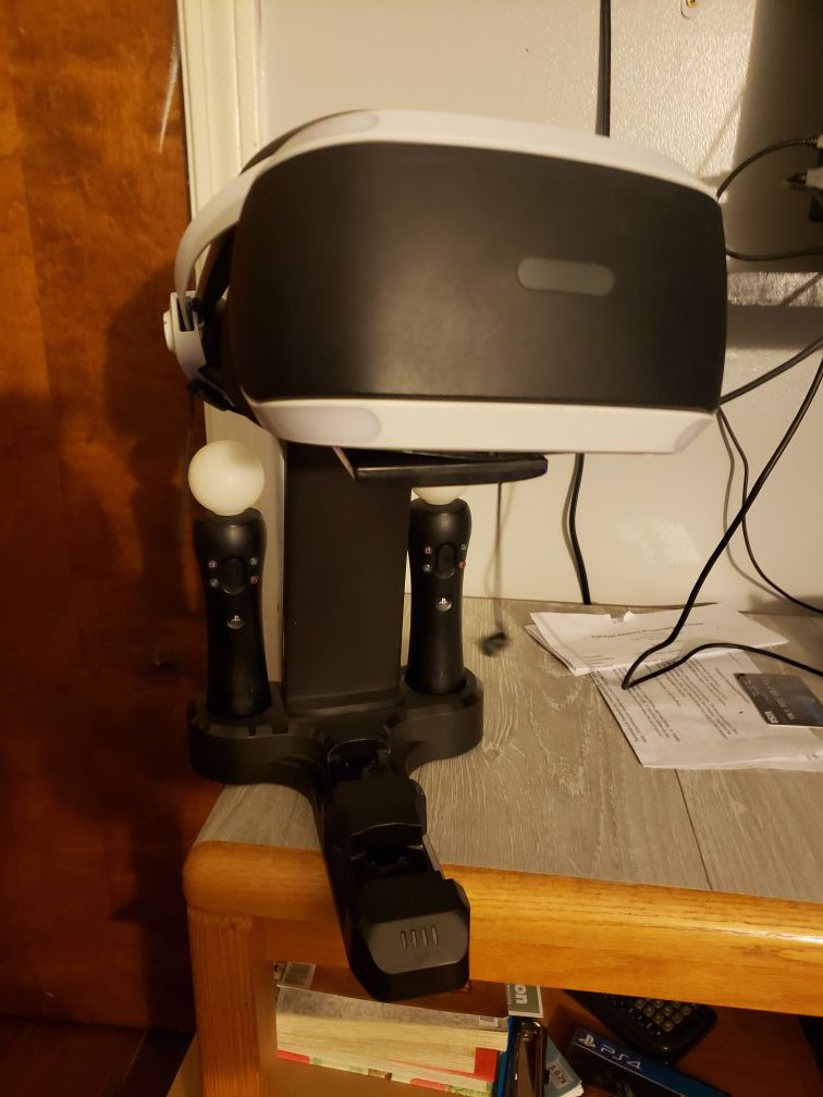 2 controllers Vr headset with headphones included Ps camera