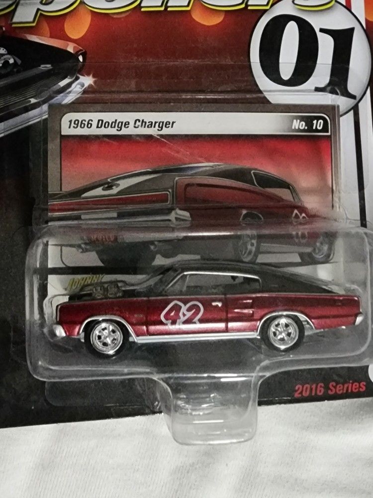 2016 Series JOHNNY LIGHTNING 1966 Dodge Charger No. 10