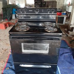 Stove and fridge appliances