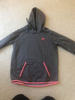 3 under armour sweatshirts barely worn no stains