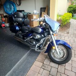 Suzuki Boulevard C50 Motorcycle 