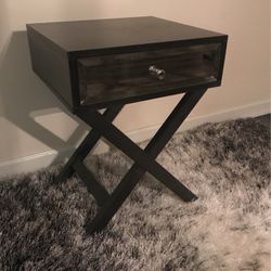 Side Table/ Night Stand Beveled Mirrored Drawer$35.