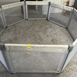 Baby gates / play area