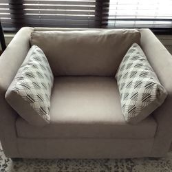 Maxwell Sofa With Cushions 