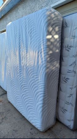 Mattresses 10" Brand New Queen Size Bed  Memory Foam Mattress Only || Colchon Queen de Esponja Memory Nuevo Colchones
