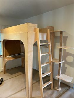Kids loft bed w desk