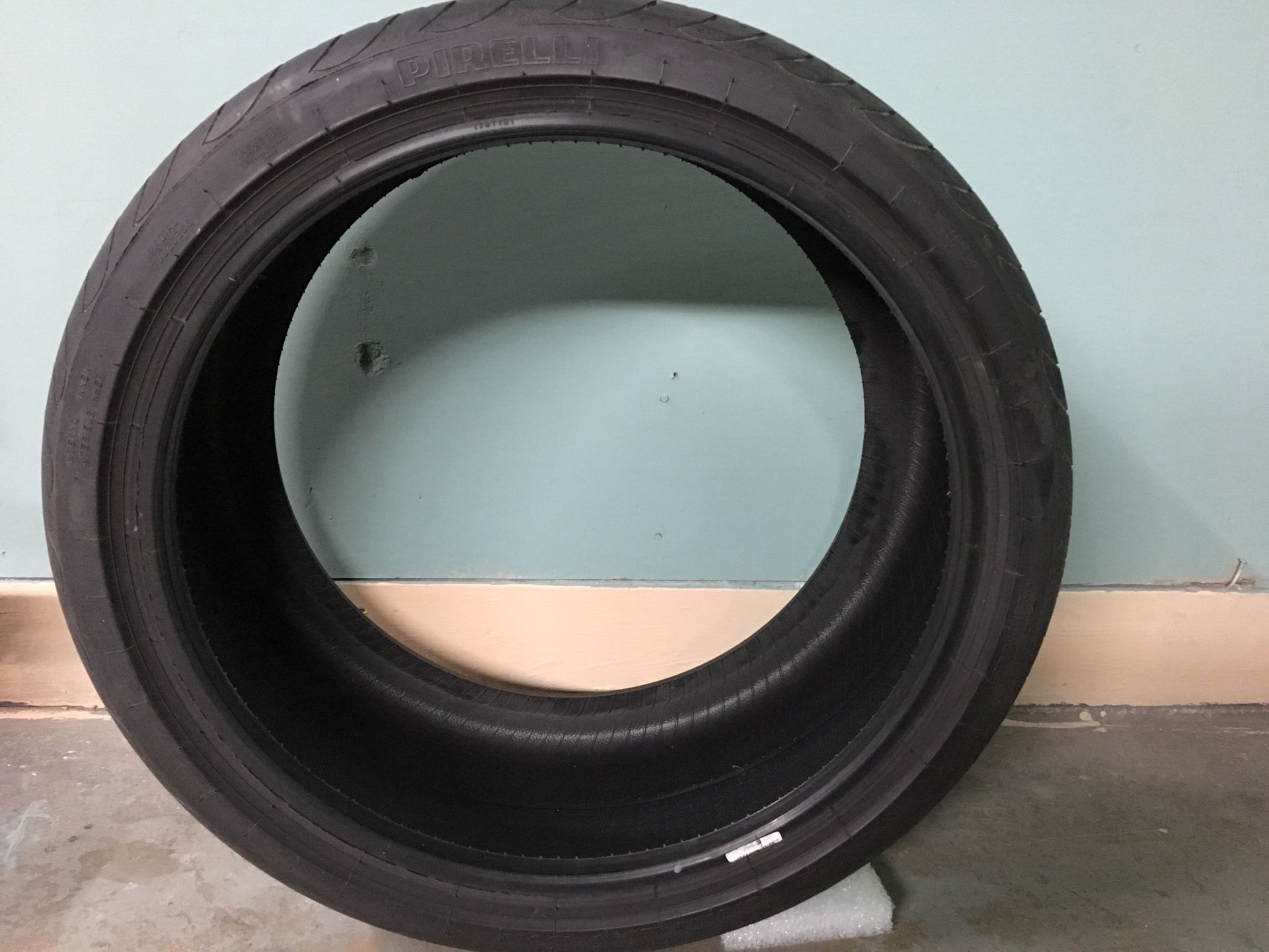 Pirelli P Zero Nero GT 275/30R19XL 96Y