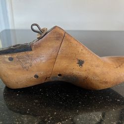 VTG: 1941 Wood Shoe Last Mississippi/ St Louis Valley Last Co